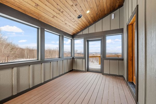Cost of Porch Ceiling Installation in Pasadena